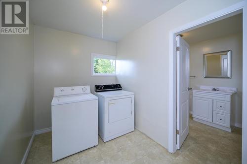 7443 S Kelly Road, Prince George, BC - Indoor Photo Showing Laundry Room