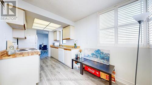 707 - 133 Torresdale Avenue, Toronto, ON - Indoor Photo Showing Kitchen