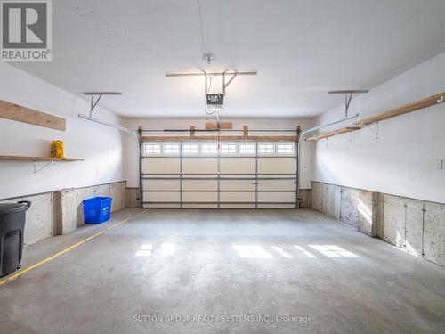 3165 Ernest Appelbe Boulevard, Oakville, ON - Indoor Photo Showing Garage