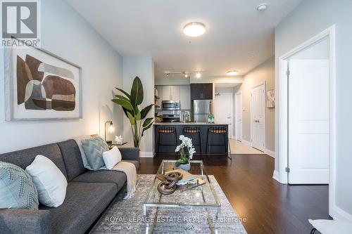 1506 - 530 St. Clair Avenue W, Toronto, ON - Indoor Photo Showing Living Room