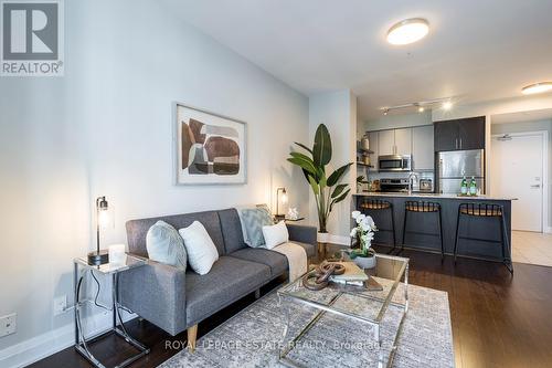 1506 - 530 St. Clair Avenue W, Toronto, ON - Indoor Photo Showing Living Room