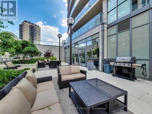 1506 - 530 St. Clair Avenue W, Toronto, ON - Outdoor With Exterior