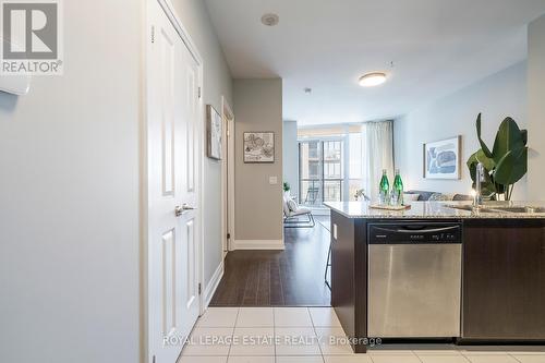 1506 - 530 St. Clair Avenue W, Toronto, ON - Indoor Photo Showing Kitchen