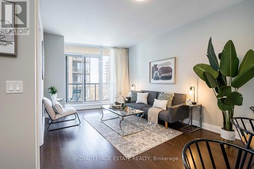 1506 - 530 St. Clair Avenue W, Toronto, ON - Indoor Photo Showing Living Room