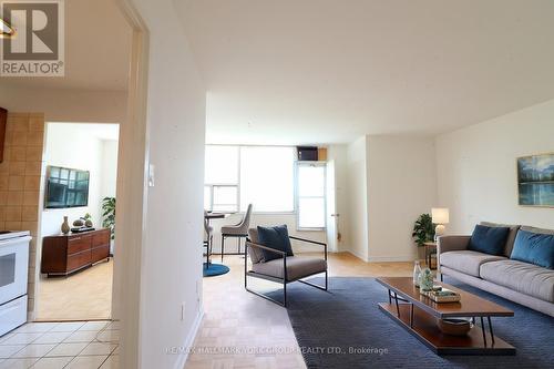 406 - 20 Forest Manor Road, Toronto, ON - Indoor Photo Showing Living Room