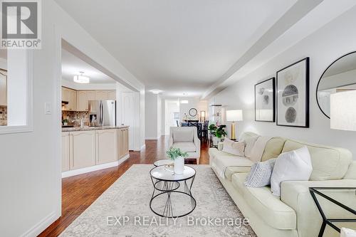 3466 Angel Pass Drive, Mississauga, ON - Indoor Photo Showing Living Room