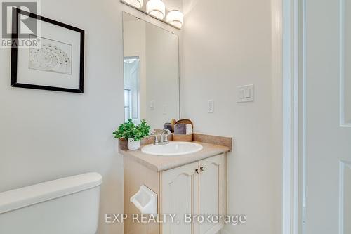 3466 Angel Pass Drive, Mississauga, ON - Indoor Photo Showing Bathroom