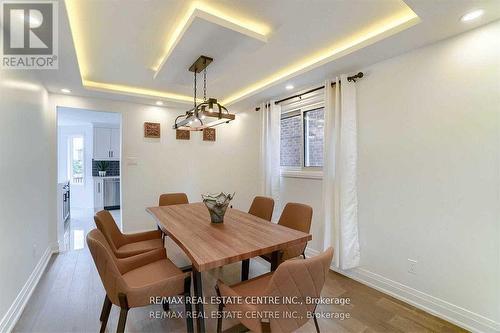 550 Meadows Boulevard, Mississauga, ON - Indoor Photo Showing Dining Room