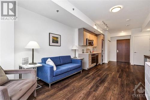 150 Rossignol Drive Unit#426, Ottawa, ON - Indoor Photo Showing Living Room