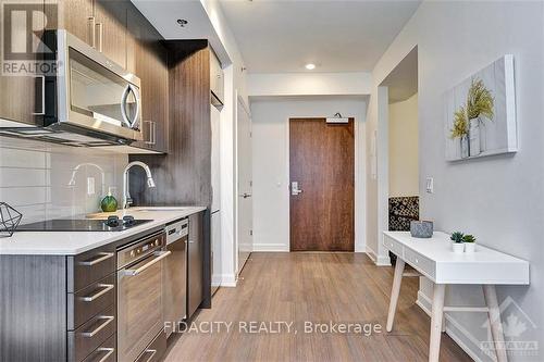 424 - 150 Rossignol Drive, Ottawa, ON - Indoor Photo Showing Kitchen With Upgraded Kitchen