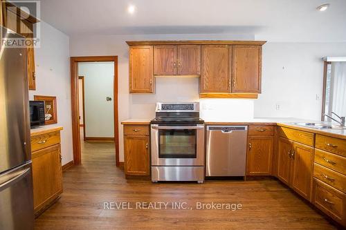 327 Erie Avenue, Brantford, ON - Indoor Photo Showing Kitchen