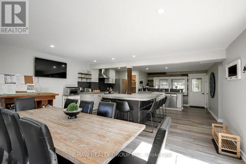 1258 Dwight Beach Road, Lake Of Bays, ON - Indoor Photo Showing Dining Room