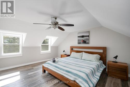 1258 Dwight Beach Road, Lake Of Bays, ON - Indoor Photo Showing Bedroom