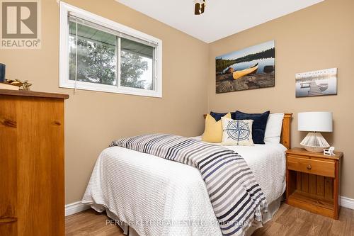 760 Riverlea Road, Huntsville, ON - Indoor Photo Showing Bedroom