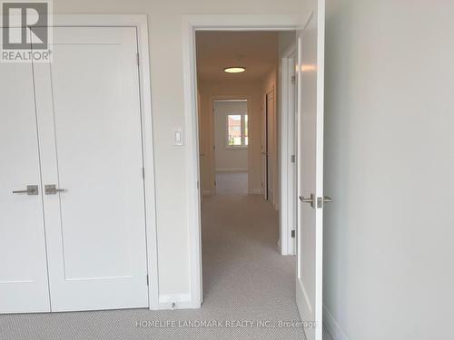 4 Cherry Blossom Heights, Hamilton, ON - Indoor Photo Showing Other Room