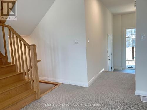 4 Cherry Blossom Heights, Hamilton, ON - Indoor Photo Showing Other Room