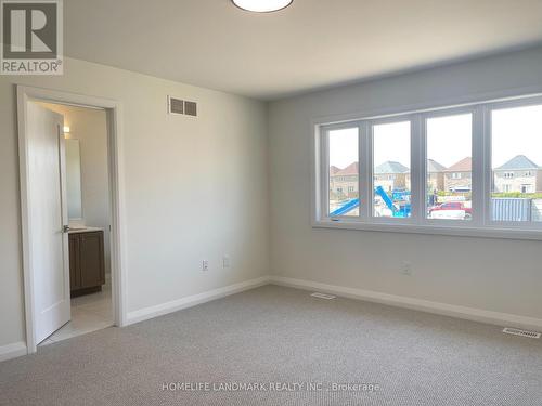 4 Cherry Blossom Heights, Hamilton, ON - Indoor Photo Showing Other Room