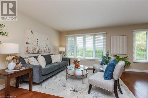 116 Mclean Road, North Bay, ON - Indoor Photo Showing Living Room