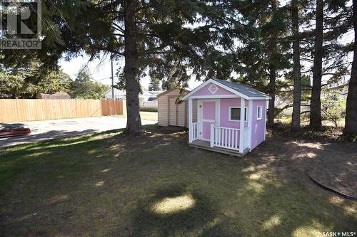 202 6Th Avenue E, Nipawin, SK - Outdoor