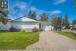 502 Copland CRESCENT  Saskatoon, SK S7H 2Z5