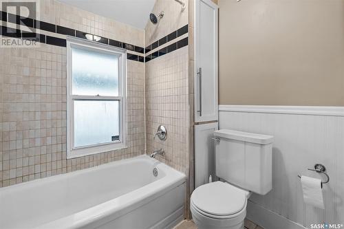 717 Dufferin Avenue, Saskatoon, SK - Indoor Photo Showing Bathroom