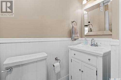 717 Dufferin Avenue, Saskatoon, SK - Indoor Photo Showing Bathroom