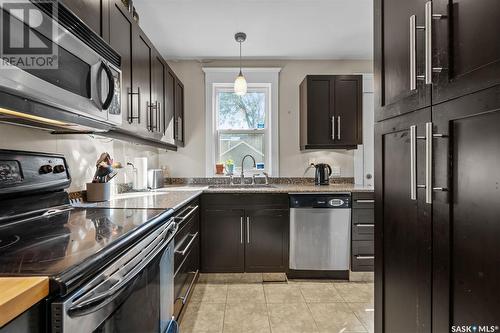 717 Dufferin Avenue, Saskatoon, SK - Indoor Photo Showing Kitchen With Upgraded Kitchen