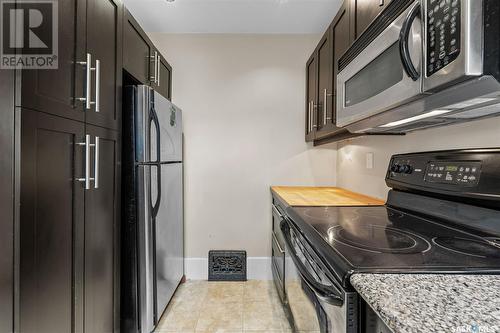 717 Dufferin Avenue, Saskatoon, SK - Indoor Photo Showing Kitchen