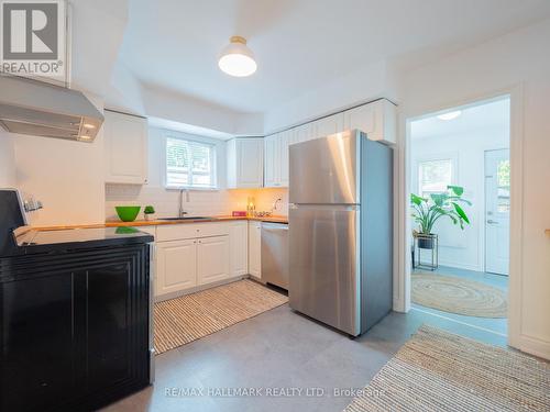 414 Jones Avenue, Toronto, ON - Indoor Photo Showing Kitchen