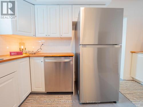 414 Jones Avenue, Toronto, ON - Indoor Photo Showing Kitchen