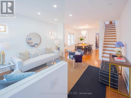 414 Jones Avenue, Toronto, ON - Indoor Photo Showing Living Room