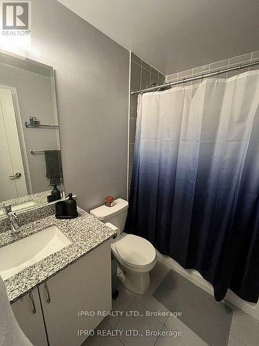 516 - 3220 Sheppard Avenue E, Toronto, ON - Indoor Photo Showing Bathroom