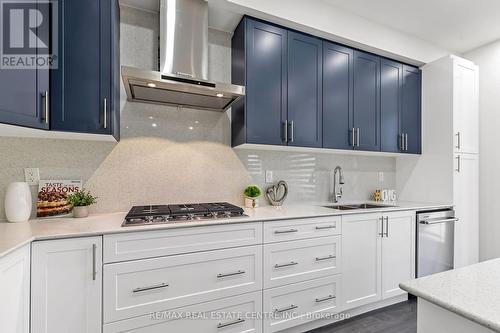 28 Klein Way, Whitby, ON - Indoor Photo Showing Kitchen With Double Sink With Upgraded Kitchen