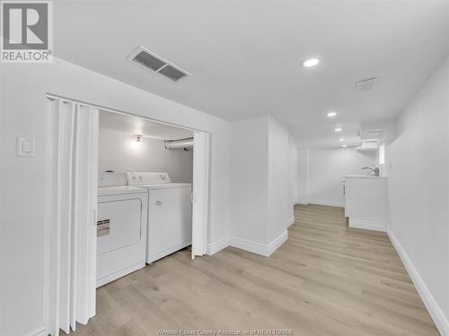 1662 Cadillac Street, Windsor, ON - Indoor Photo Showing Laundry Room