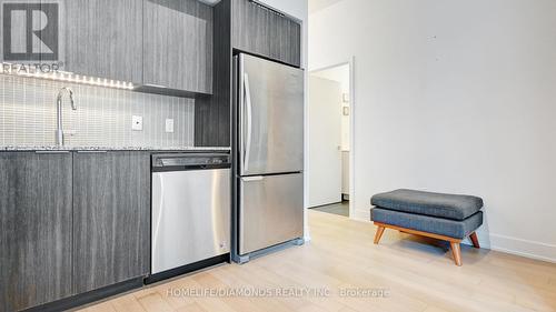 502 - 20 Shorebreeze Drive, Toronto, ON - Indoor Photo Showing Kitchen