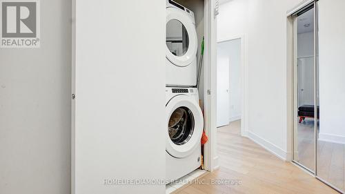 502 - 20 Shorebreeze Drive, Toronto, ON - Indoor Photo Showing Laundry Room