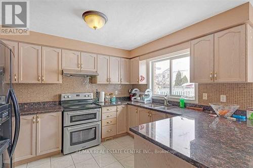 21 Sprucelands Avenue, Brampton, ON - Indoor Photo Showing Kitchen With Double Sink