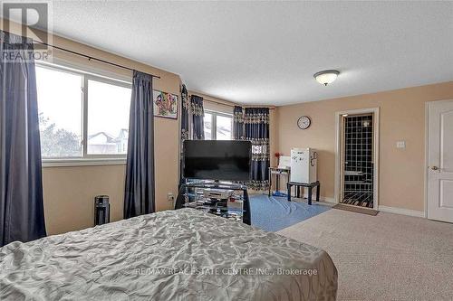 21 Sprucelands Avenue, Brampton, ON - Indoor Photo Showing Bedroom