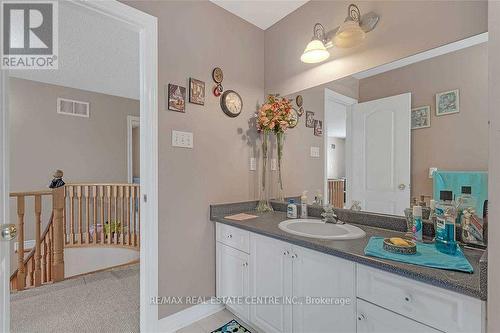 21 Sprucelands Avenue, Brampton, ON - Indoor Photo Showing Bathroom