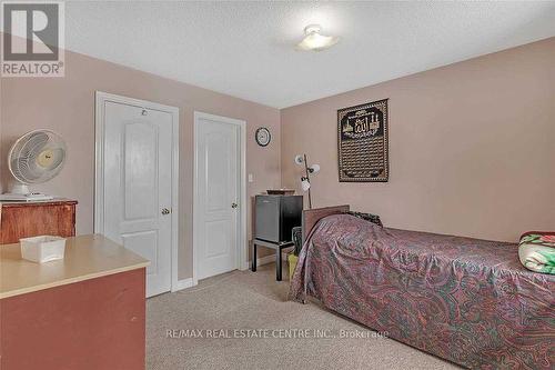 21 Sprucelands Avenue, Brampton, ON - Indoor Photo Showing Bedroom