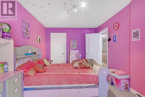 21 Sprucelands Avenue, Brampton, ON - Indoor Photo Showing Bedroom