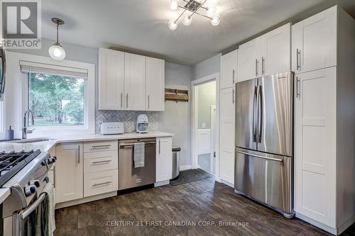 389 Mckeon Avenue, London, ON - Indoor Photo Showing Kitchen