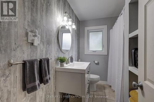 389 Mckeon Avenue, London, ON - Indoor Photo Showing Bathroom