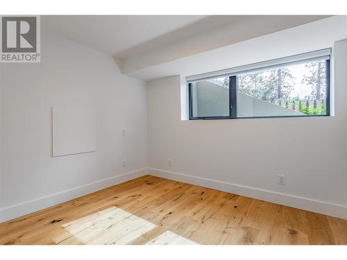 372 Clifton Road N, Kelowna, BC - Indoor Photo Showing Other Room