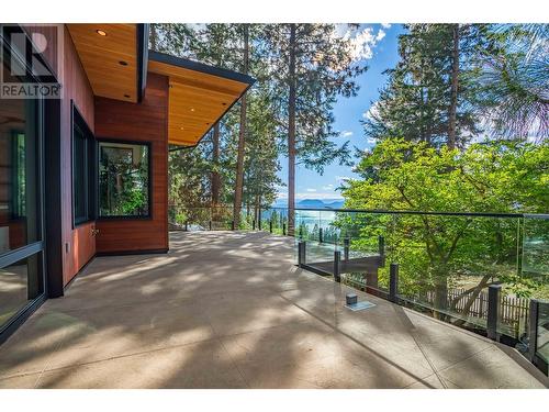 372 Clifton Road N, Kelowna, BC - Outdoor