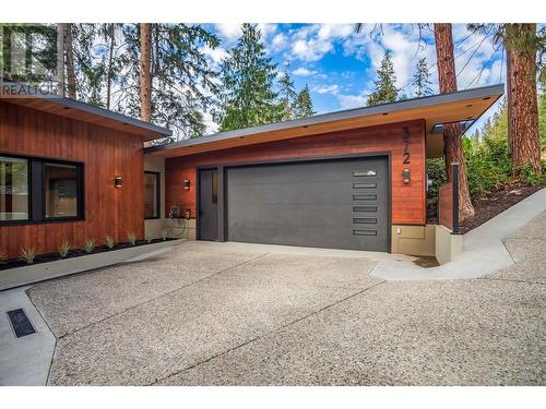 372 Clifton Road N, Kelowna, BC - Outdoor