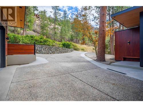 372 Clifton Road N, Kelowna, BC - Outdoor