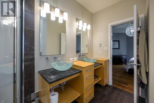 7645 Southridge Avenue, Prince George, BC - Indoor Photo Showing Bathroom