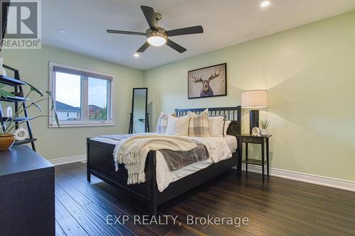 44 Riesling Court, Hamilton, ON - Indoor Photo Showing Bedroom