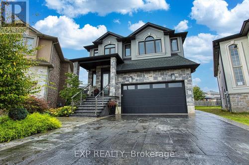 44 Riesling Court, Hamilton, ON - Outdoor With Facade